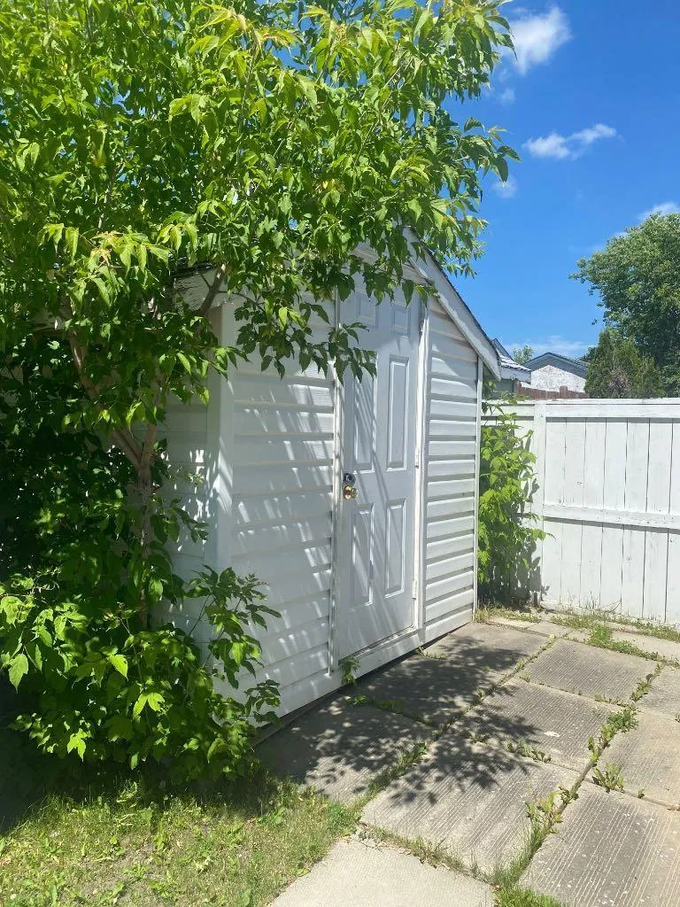 6834 59 Avenue Red Deer AB T4P 1C9