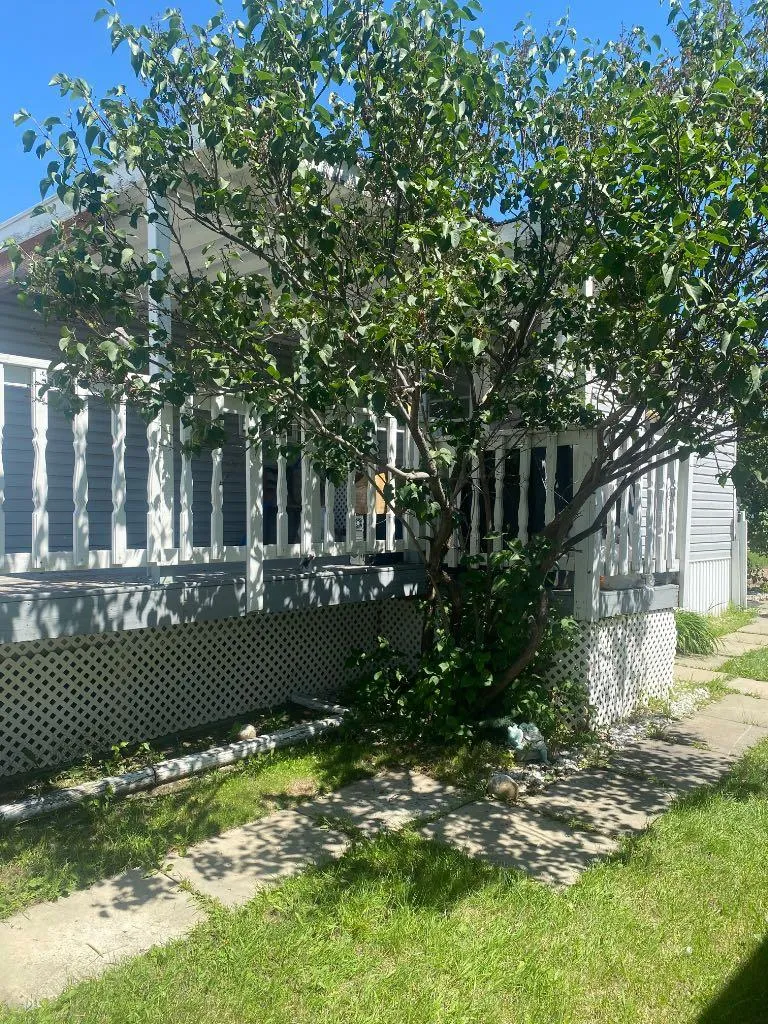 6834 59 Avenue Red Deer AB T4P 1C9