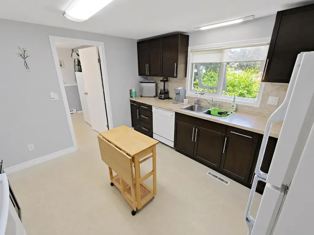 2214 22 Street Nanton AB T0L 1R0