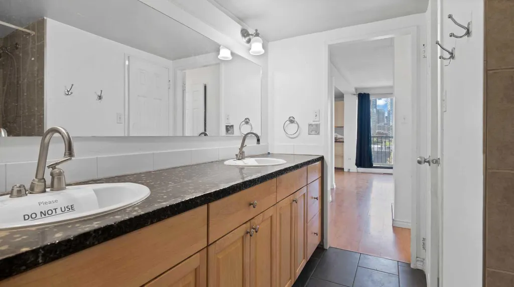 519 17 Avenue SW Calgary AB T2S 0A9