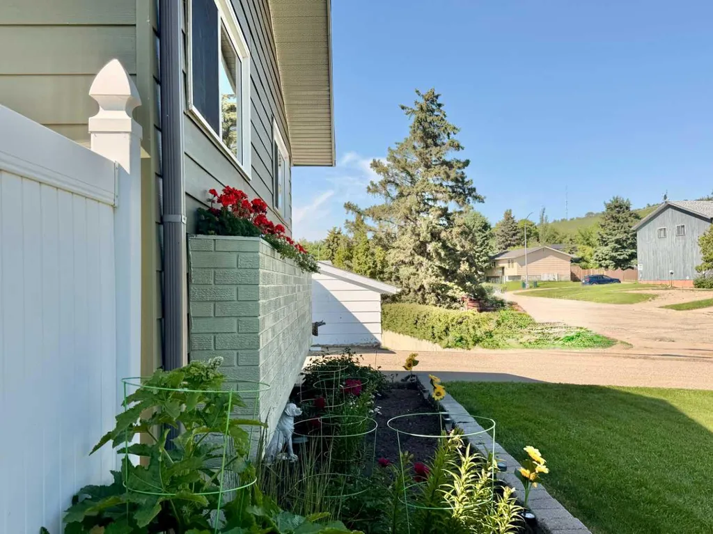 11514 101 Street Peace River AB T8S 1L9