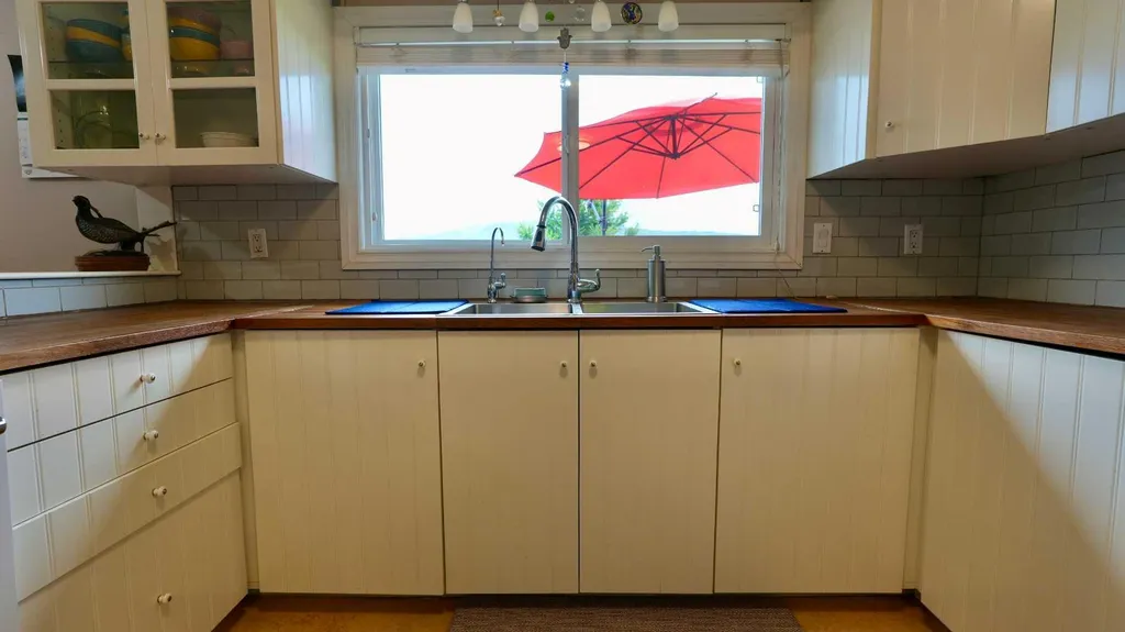 11514 101 Street Peace River AB T8S 1L9