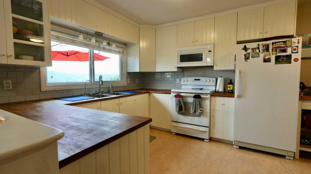 11514 101 Street Peace River AB T8S 1L9