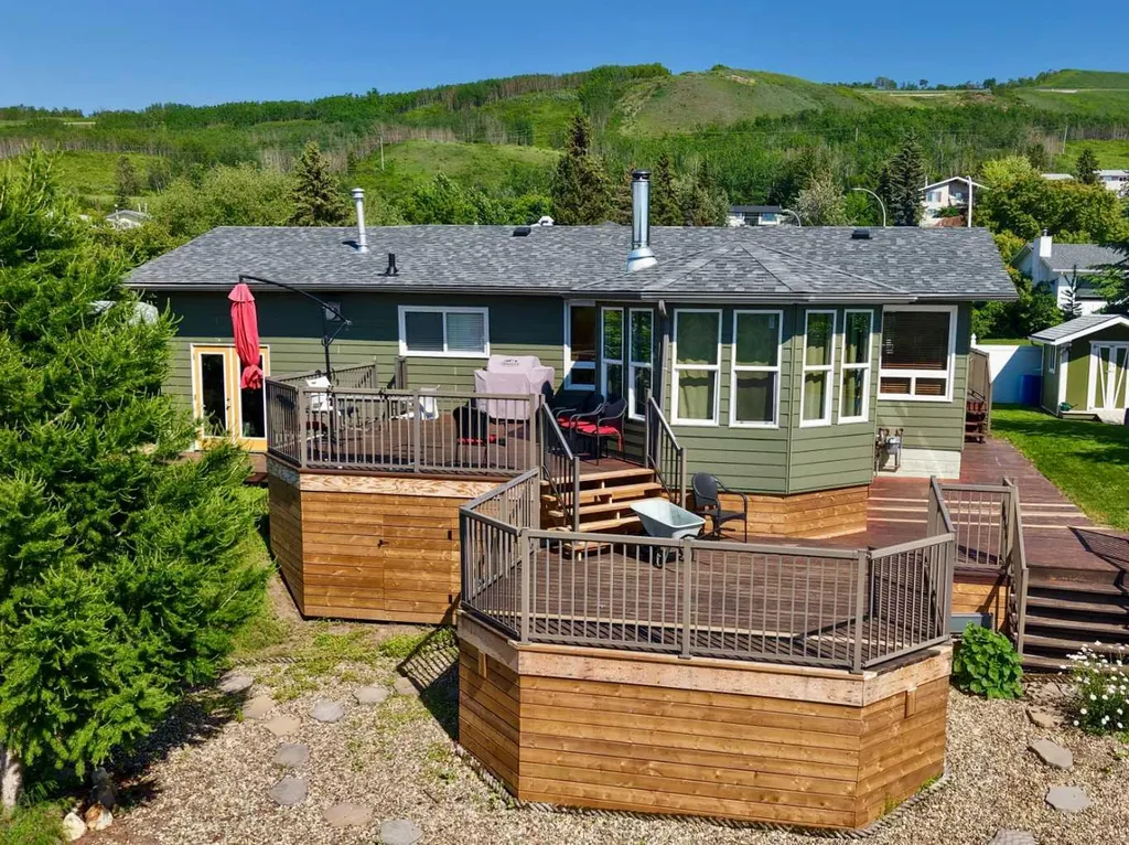 11514 101 Street Peace River AB T8S 1L9