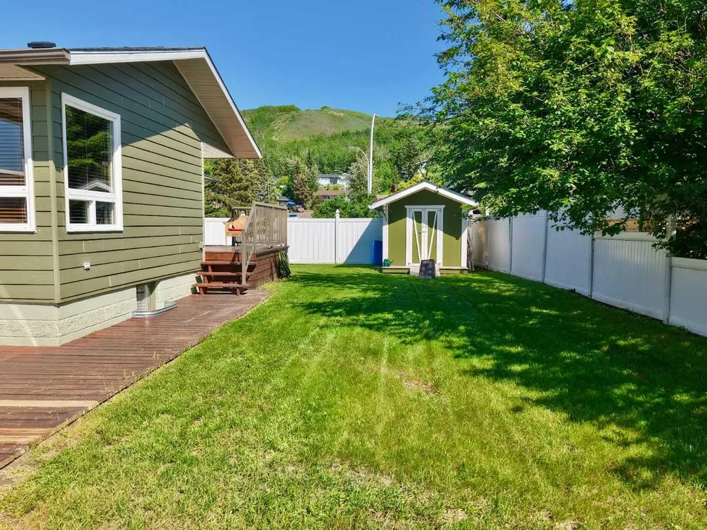 11514 101 Street Peace River AB T8S 1L9