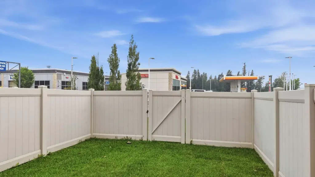 30 Carleton Avenue Red Deer AB T4P 0M8