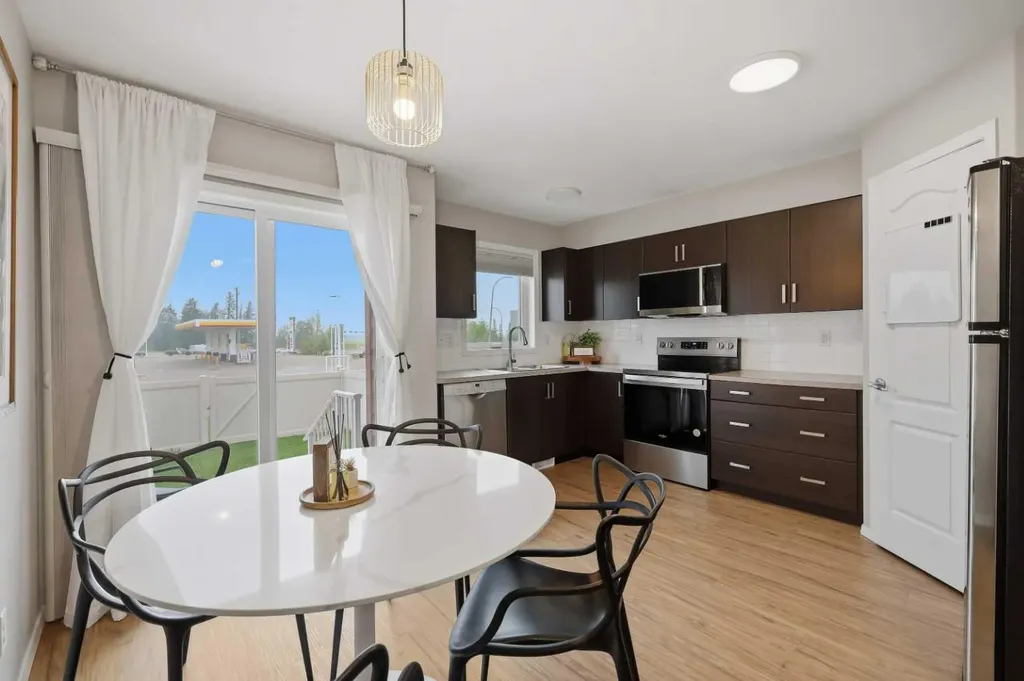 30 Carleton Avenue Red Deer AB T4P 0M8