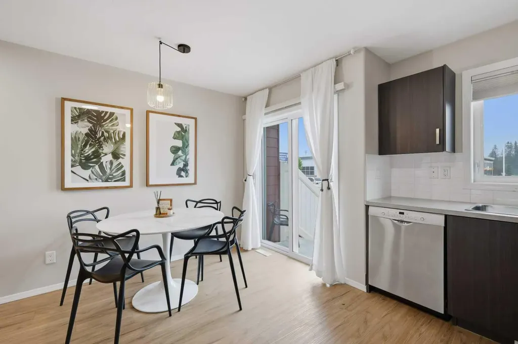 30 Carleton Avenue Red Deer AB T4P 0M8