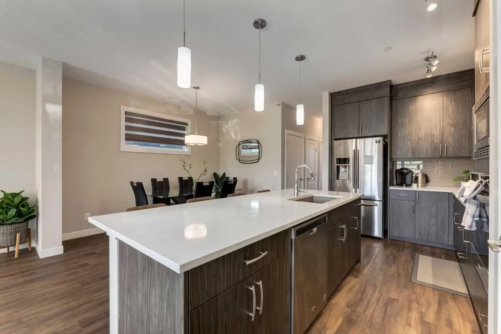 52 Lucas Street NW Calgary AB T3P 1N2