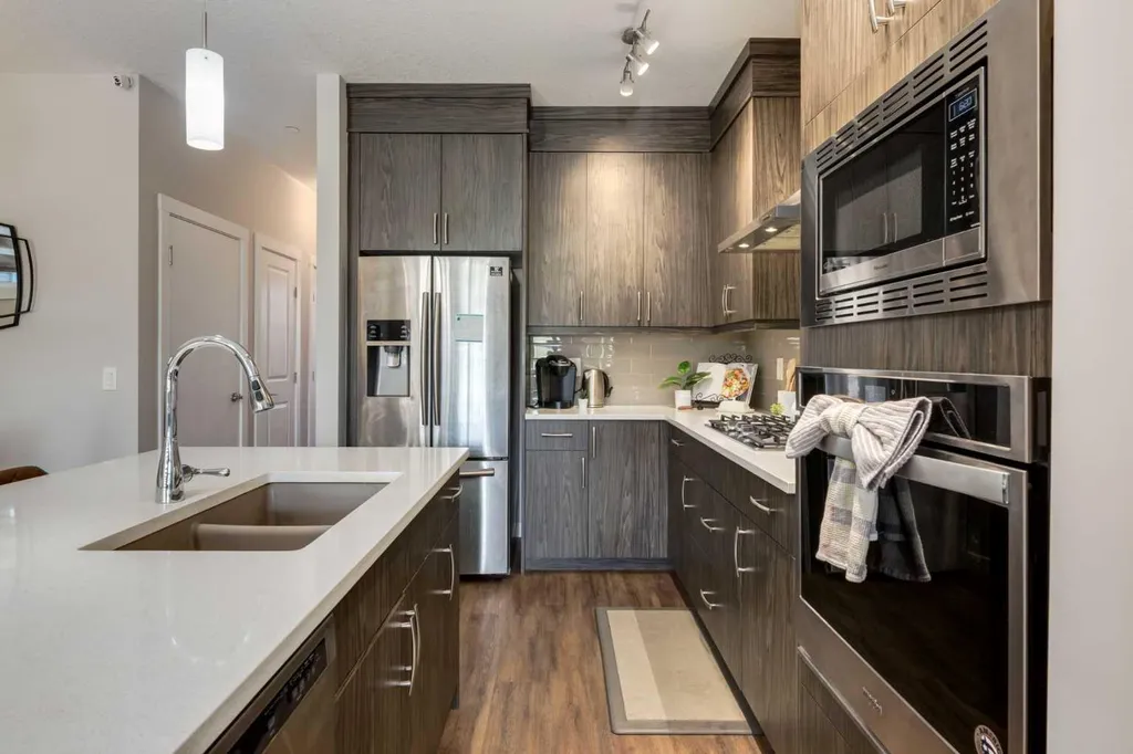 52 Lucas Street NW Calgary AB T3P 1N2