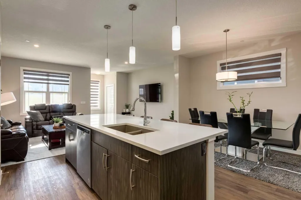 52 Lucas Street NW Calgary AB T3P 1N2