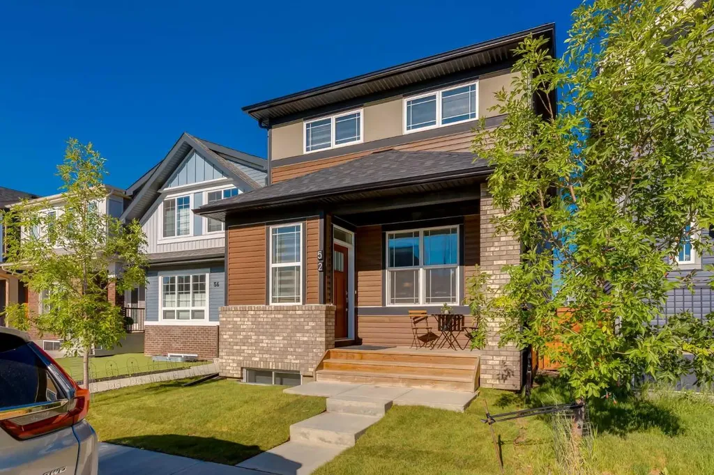 52 Lucas Street NW Calgary AB T3P 1N2