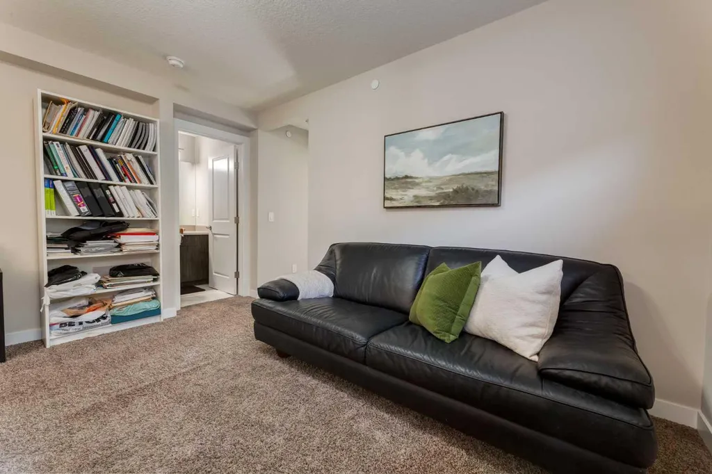 52 Lucas Street NW Calgary AB T3P 1N2