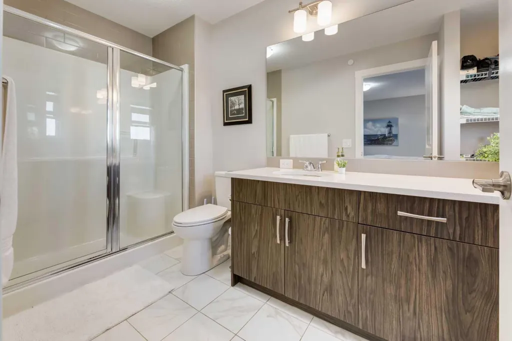 52 Lucas Street NW Calgary AB T3P 1N2