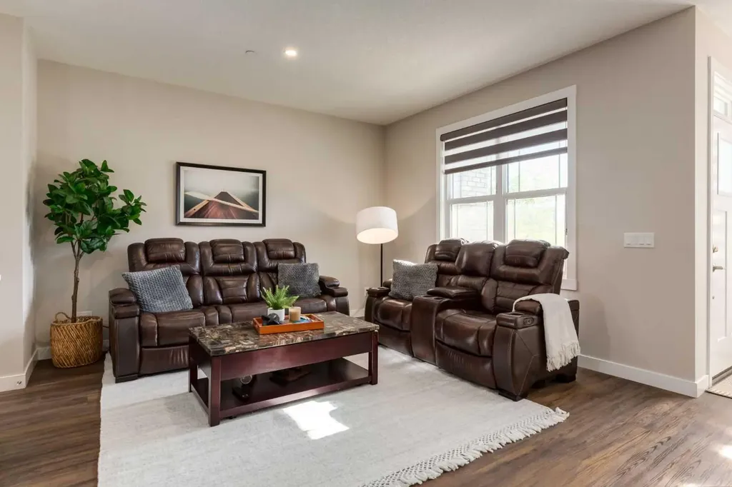 52 Lucas Street NW Calgary AB T3P 1N2