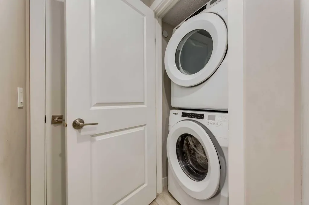 52 Lucas Street NW Calgary AB T3P 1N2