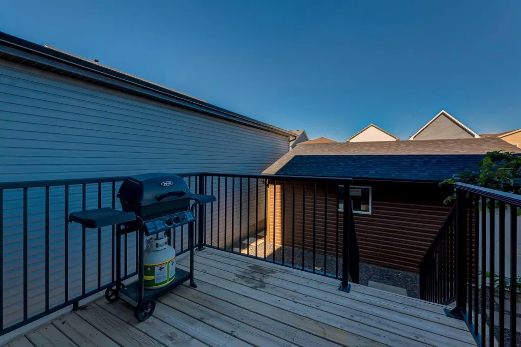 52 Lucas Street NW Calgary AB T3P 1N2