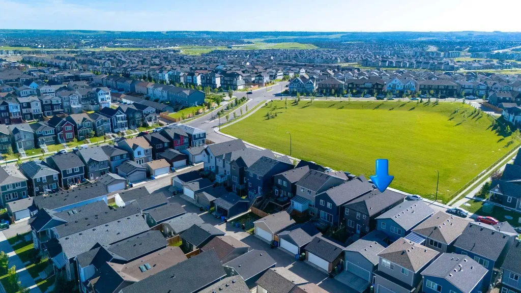 52 Lucas Street NW Calgary AB T3P 1N2