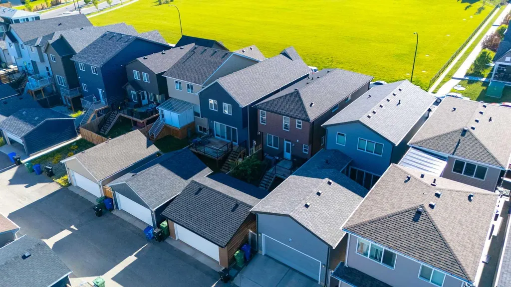 52 Lucas Street NW Calgary AB T3P 1N2