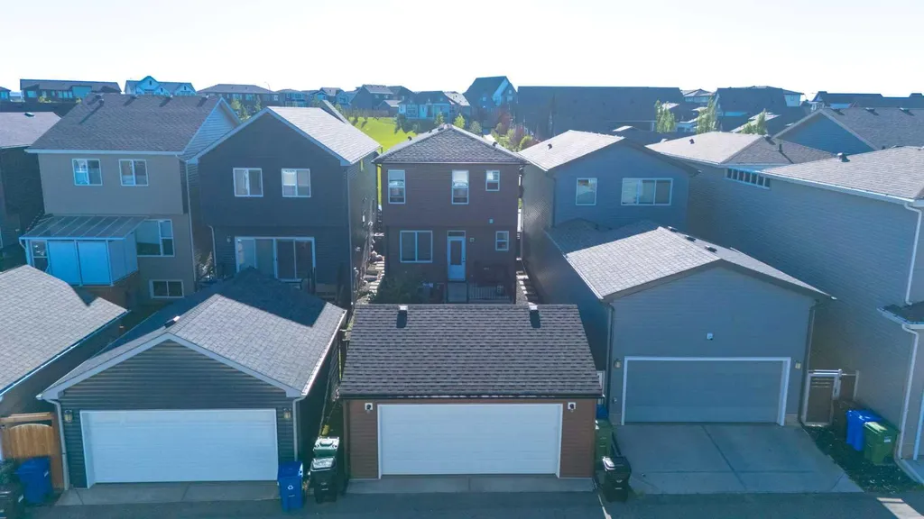 52 Lucas Street NW Calgary AB T3P 1N2