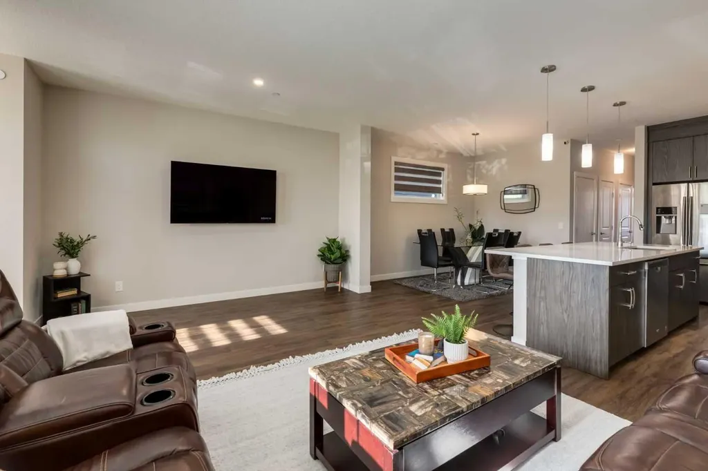 52 Lucas Street NW Calgary AB T3P 1N2