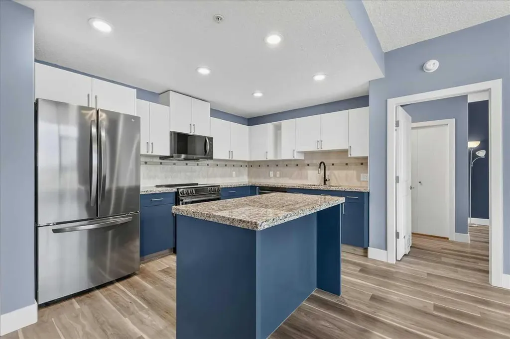 77 Spruce Place SW Calgary AB T3C 3X6