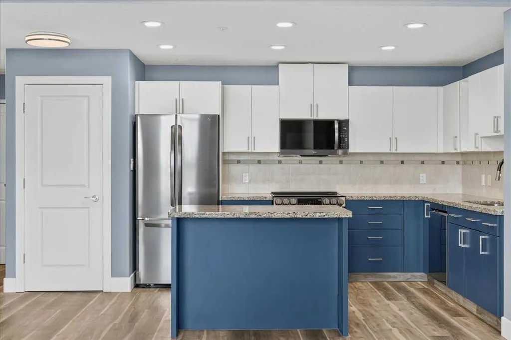 77 Spruce Place SW Calgary AB T3C 3X6