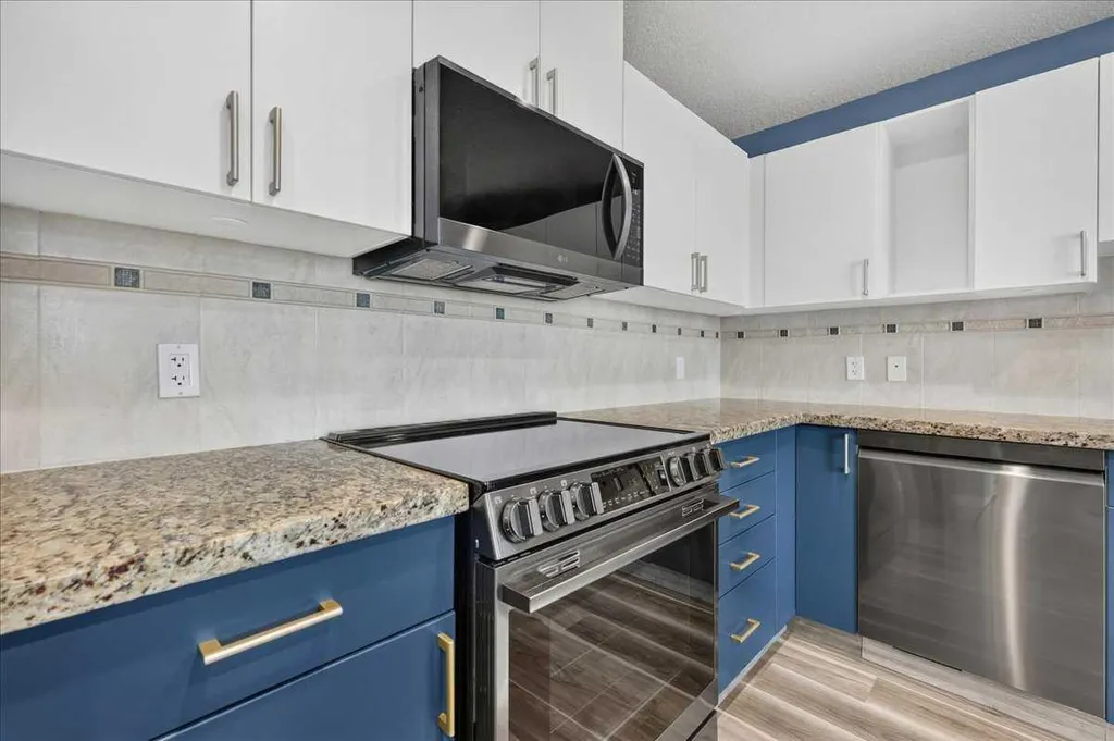 77 Spruce Place SW Calgary AB T3C 3X6