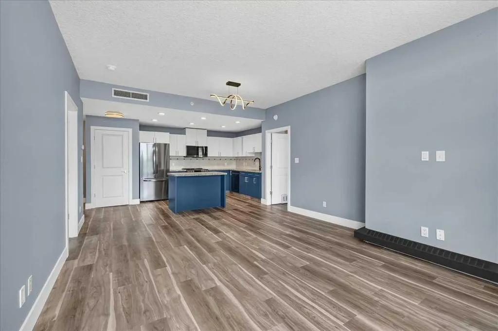 77 Spruce Place SW Calgary AB T3C 3X6