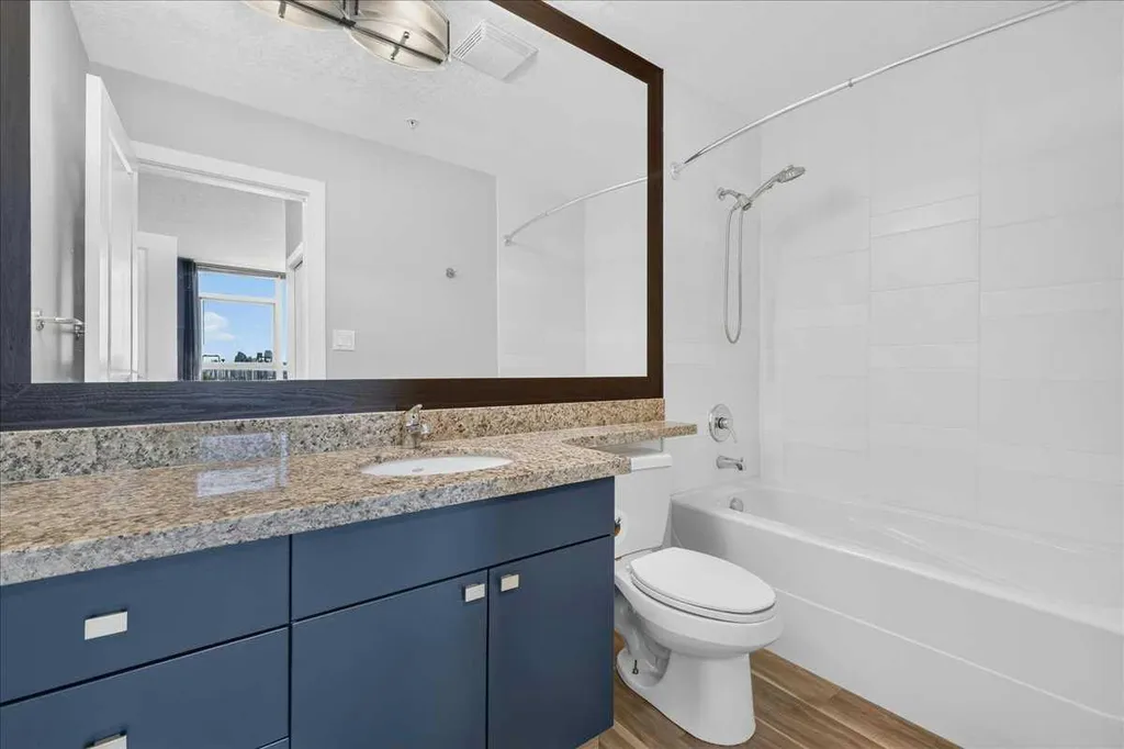 77 Spruce Place SW Calgary AB T3C 3X6