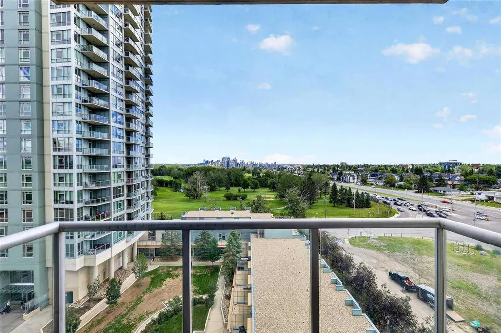 77 Spruce Place SW Calgary AB T3C 3X6