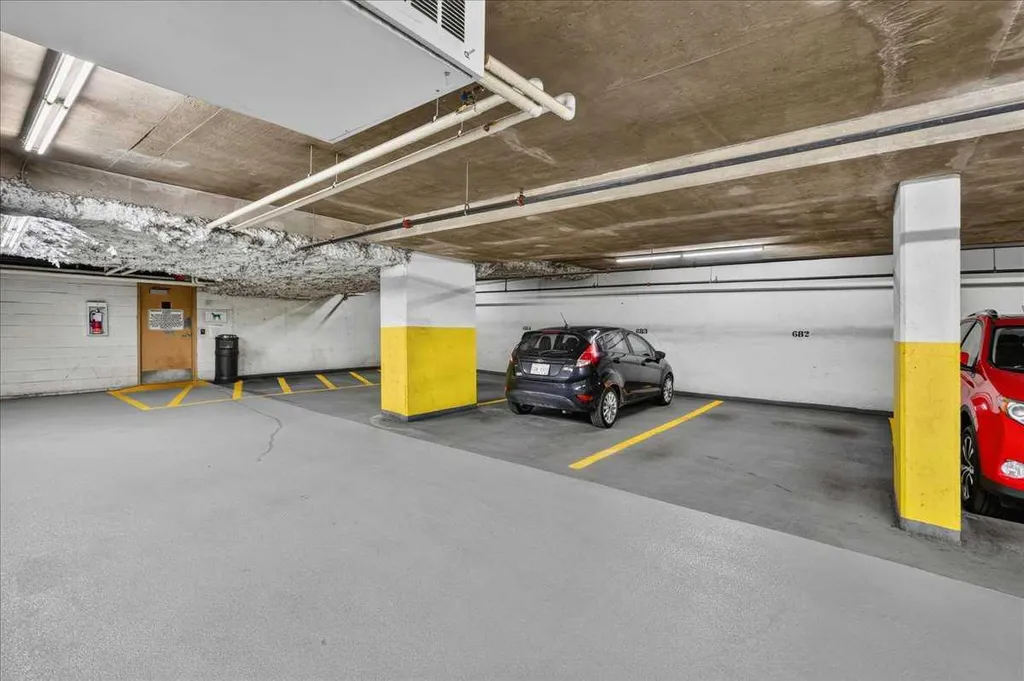 77 Spruce Place SW Calgary AB T3C 3X6