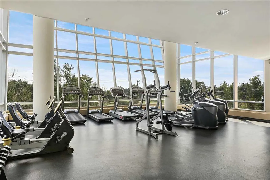77 Spruce Place SW Calgary AB T3C 3X6