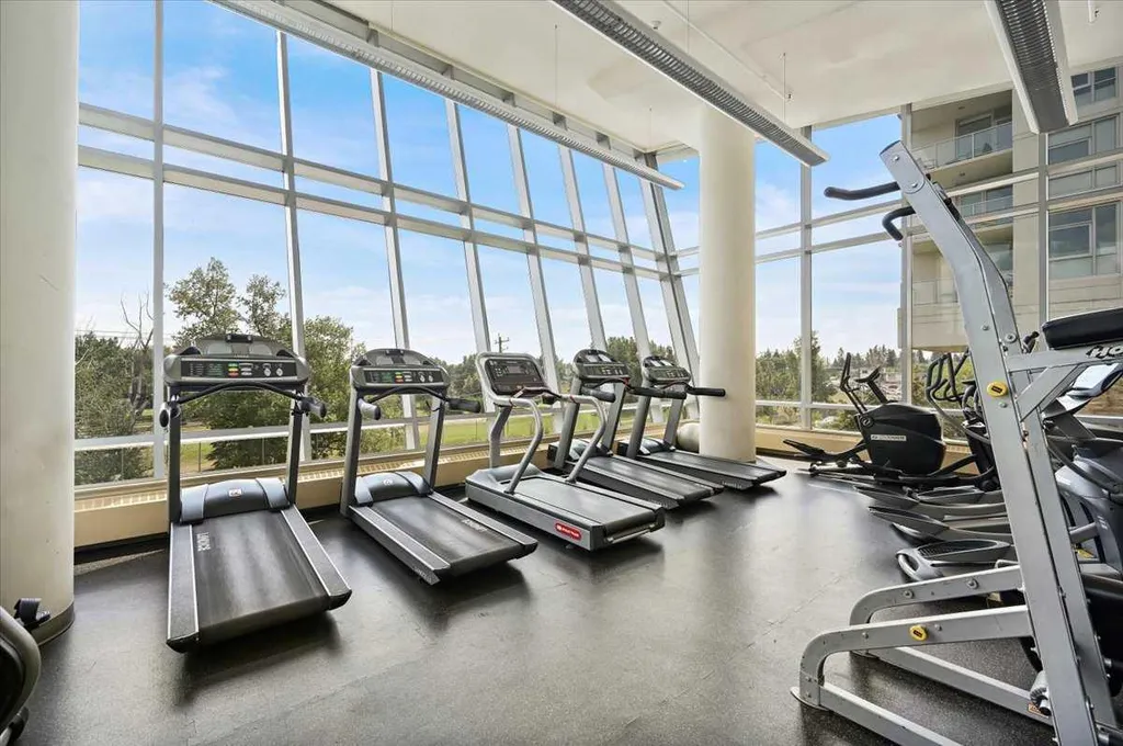 77 Spruce Place SW Calgary AB T3C 3X6