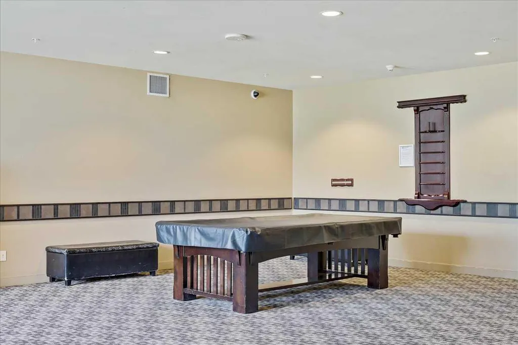 77 Spruce Place SW Calgary AB T3C 3X6