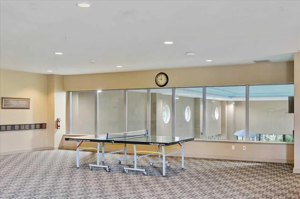 77 Spruce Place SW Calgary AB T3C 3X6