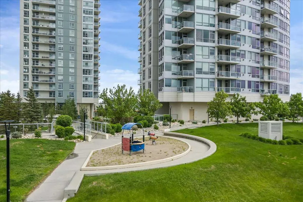 77 Spruce Place SW Calgary AB T3C 3X6