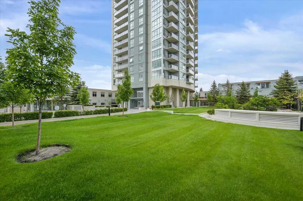 77 Spruce Place SW Calgary AB T3C 3X6