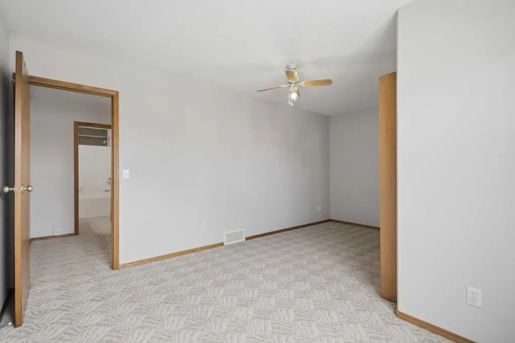 18 Terrace Heights Drive Lacombe AB T4L 0J2