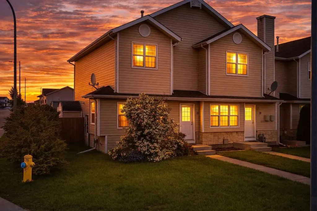 18 Terrace Heights Drive Lacombe AB T4L 0J2