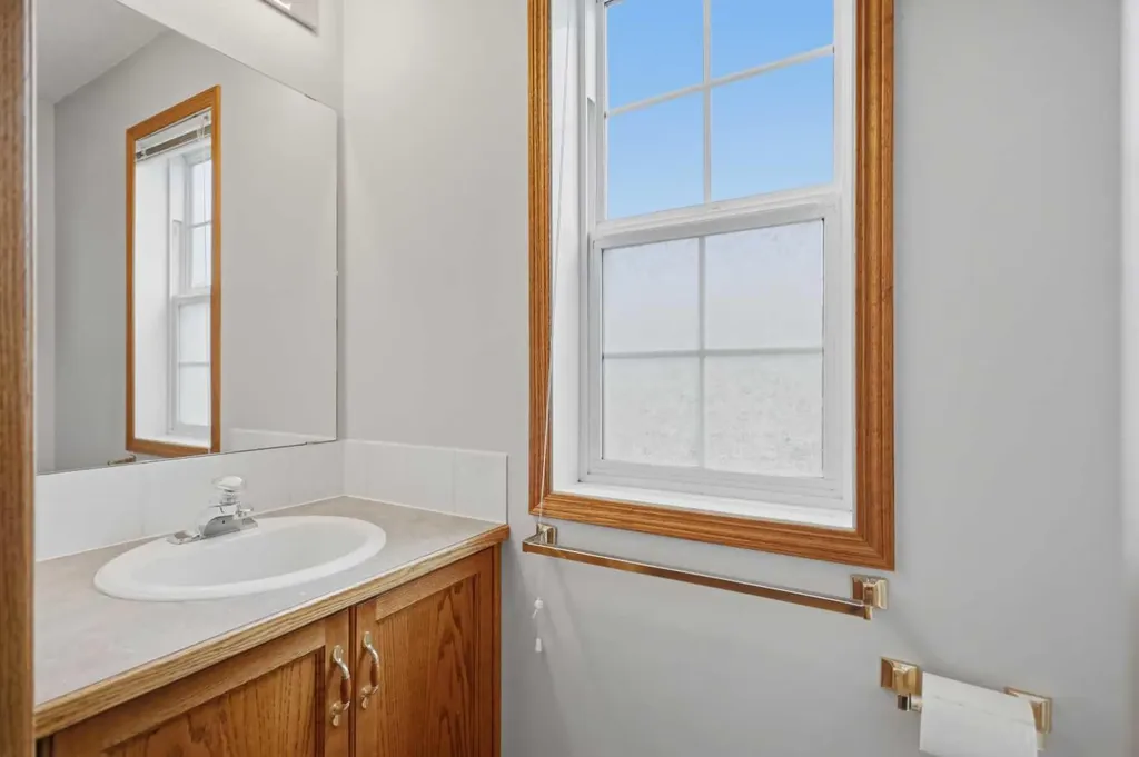 18 Terrace Heights Drive Lacombe AB T4L 0J2