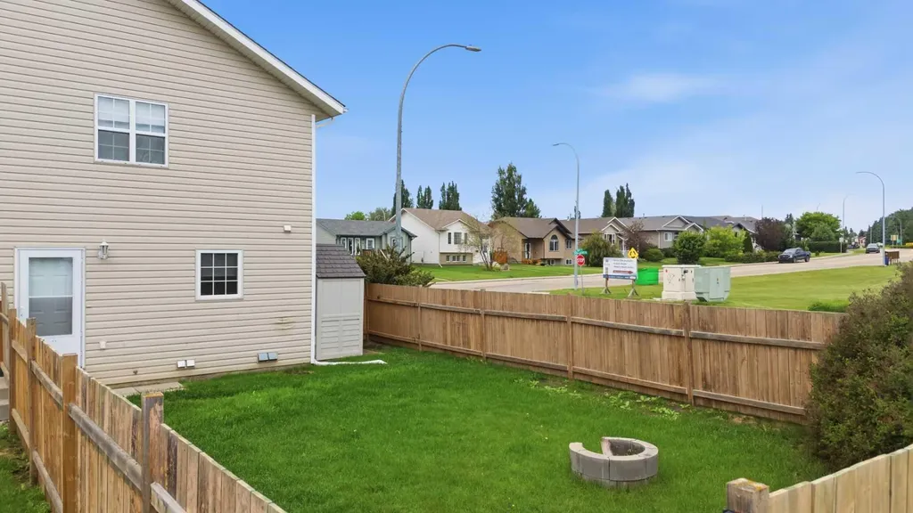 18 Terrace Heights Drive Lacombe AB T4L 0J2