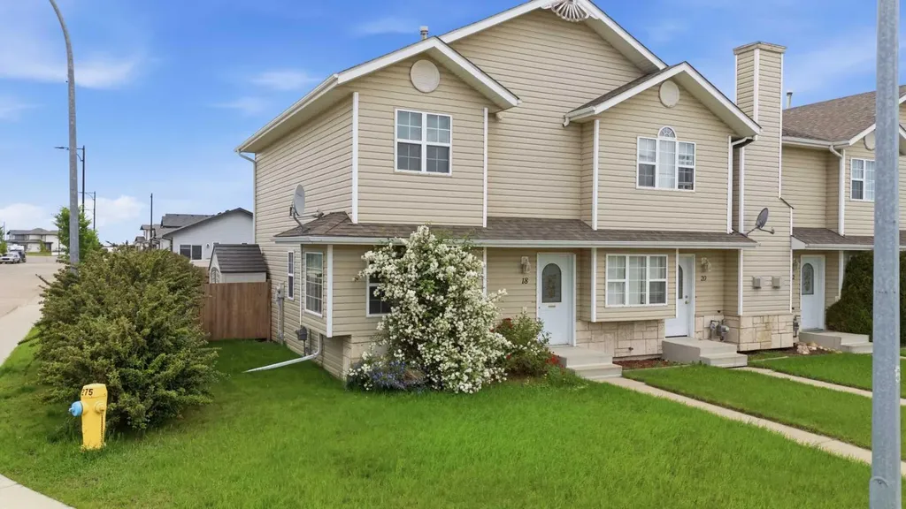 18 Terrace Heights Drive Lacombe AB T4L 0J2