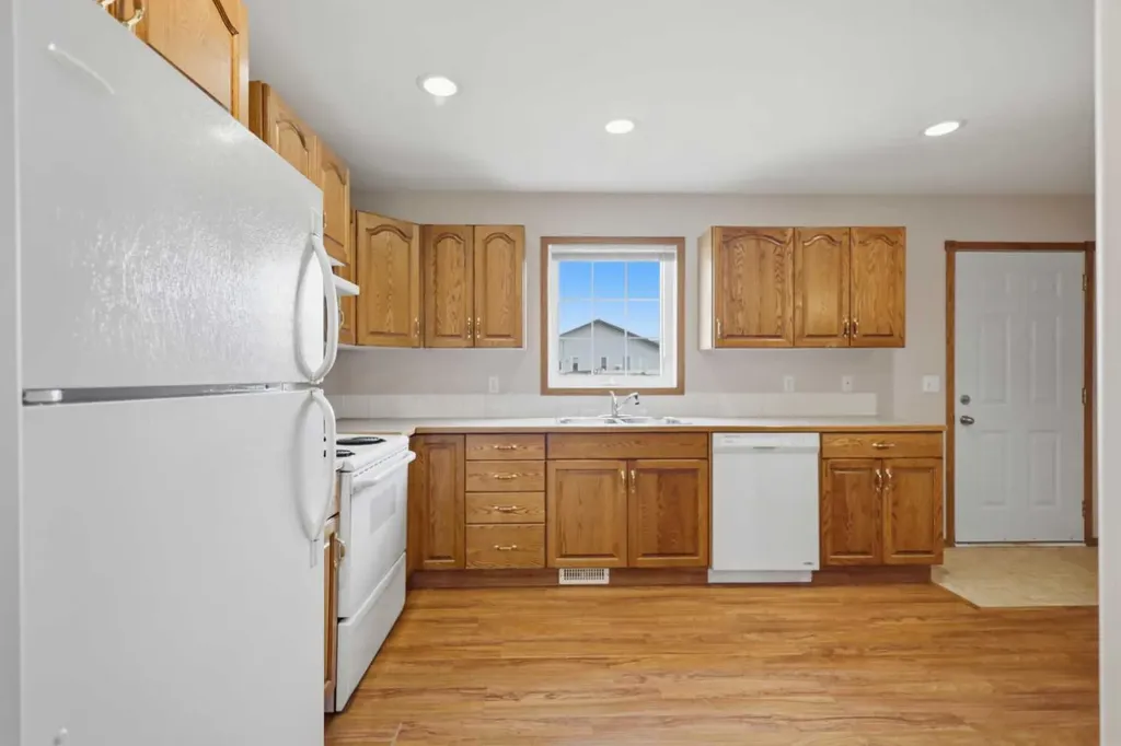 18 Terrace Heights Drive Lacombe AB T4L 0J2