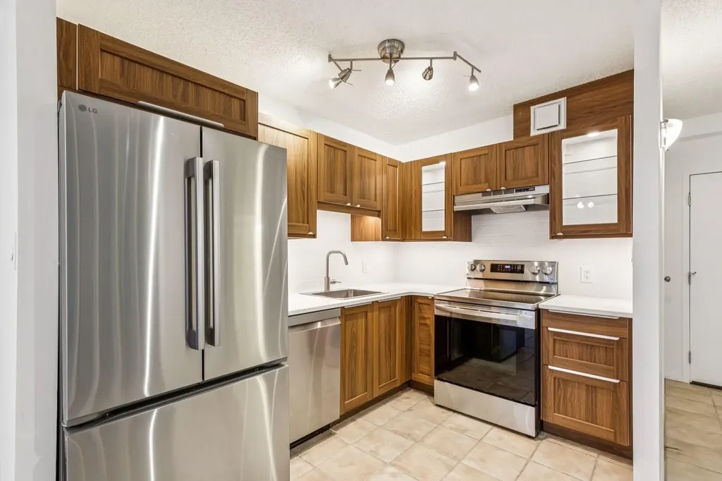 111 14 Avenue SE Calgary AB T2G 4Z8