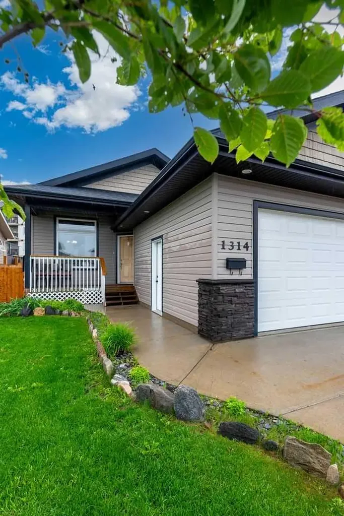 1314 47a Avenue Lloydminster SK S9V 2G6