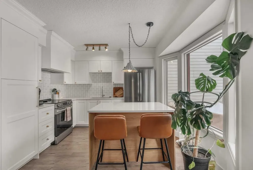 5465 Patina Drive SW Calgary AB T3H3J8