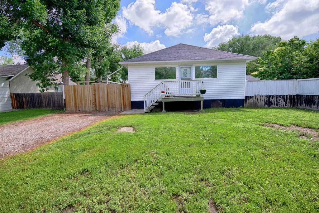 210 7 Street N Vauxhall AB T0K2K0