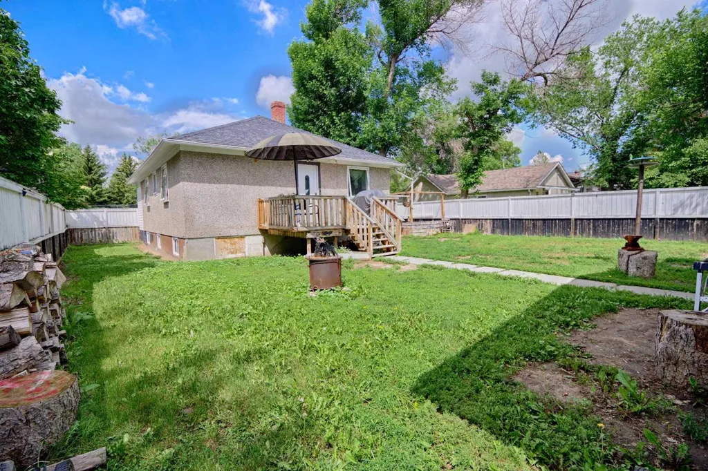 210 7 Street N Vauxhall AB T0K2K0