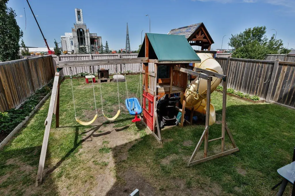 535 Keystone Chase W Lethbridge AB T1J 5C5